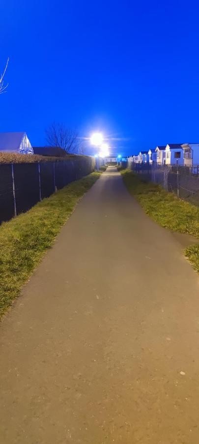 Przytulny Domek Holenderski Z Podgrzewanym Odkrytym Basenem Do Dyspozycji Gosci De Haan Dış mekan fotoğraf
