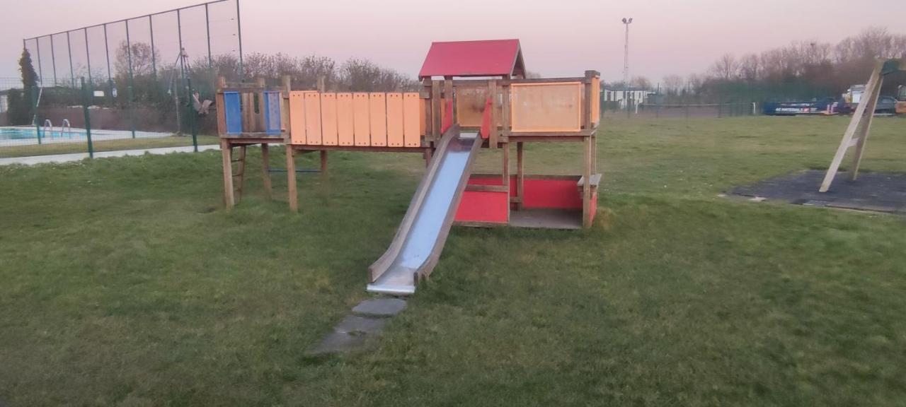Przytulny Domek Holenderski Z Podgrzewanym Odkrytym Basenem Do Dyspozycji Gosci De Haan Dış mekan fotoğraf